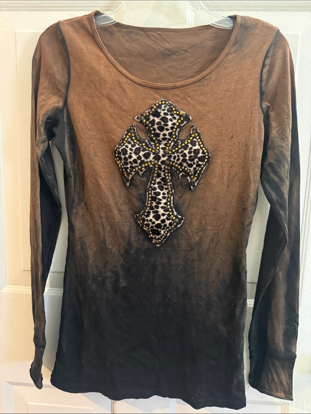 Brown Ombre Long-Sleeve Top with Leopard Cross and Rhinestones. Size Medium